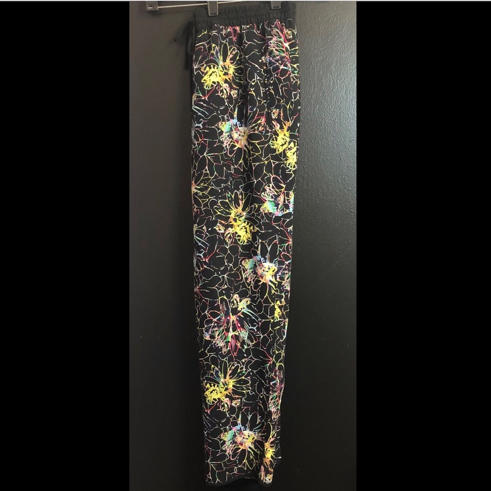 BCBGMaxAzria Black Multicolor Abstract Print Pants - Picture 2 of 4